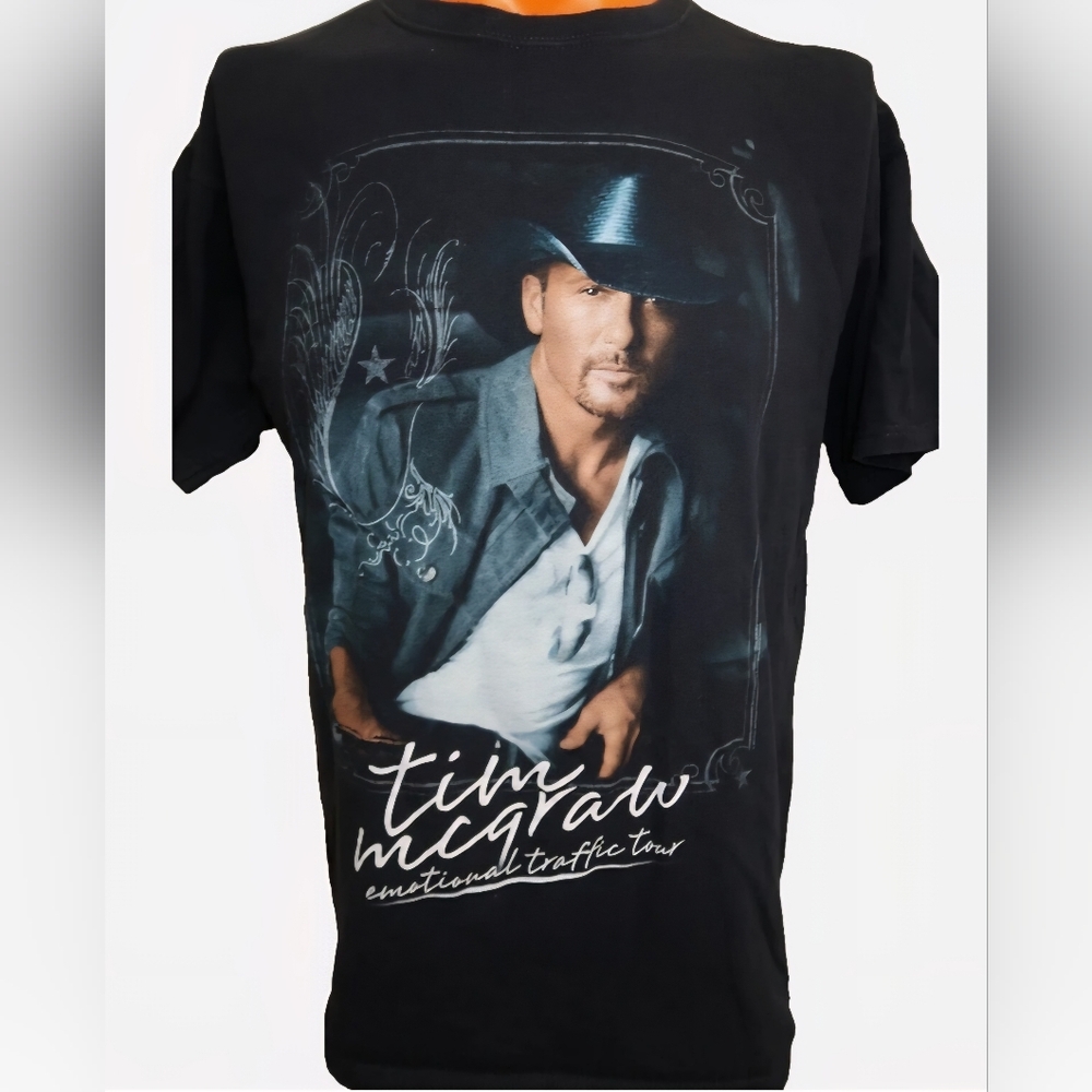 Tim McGraw Emotional Traffic Tour T-Shirt. Men's XL. 23"X30".